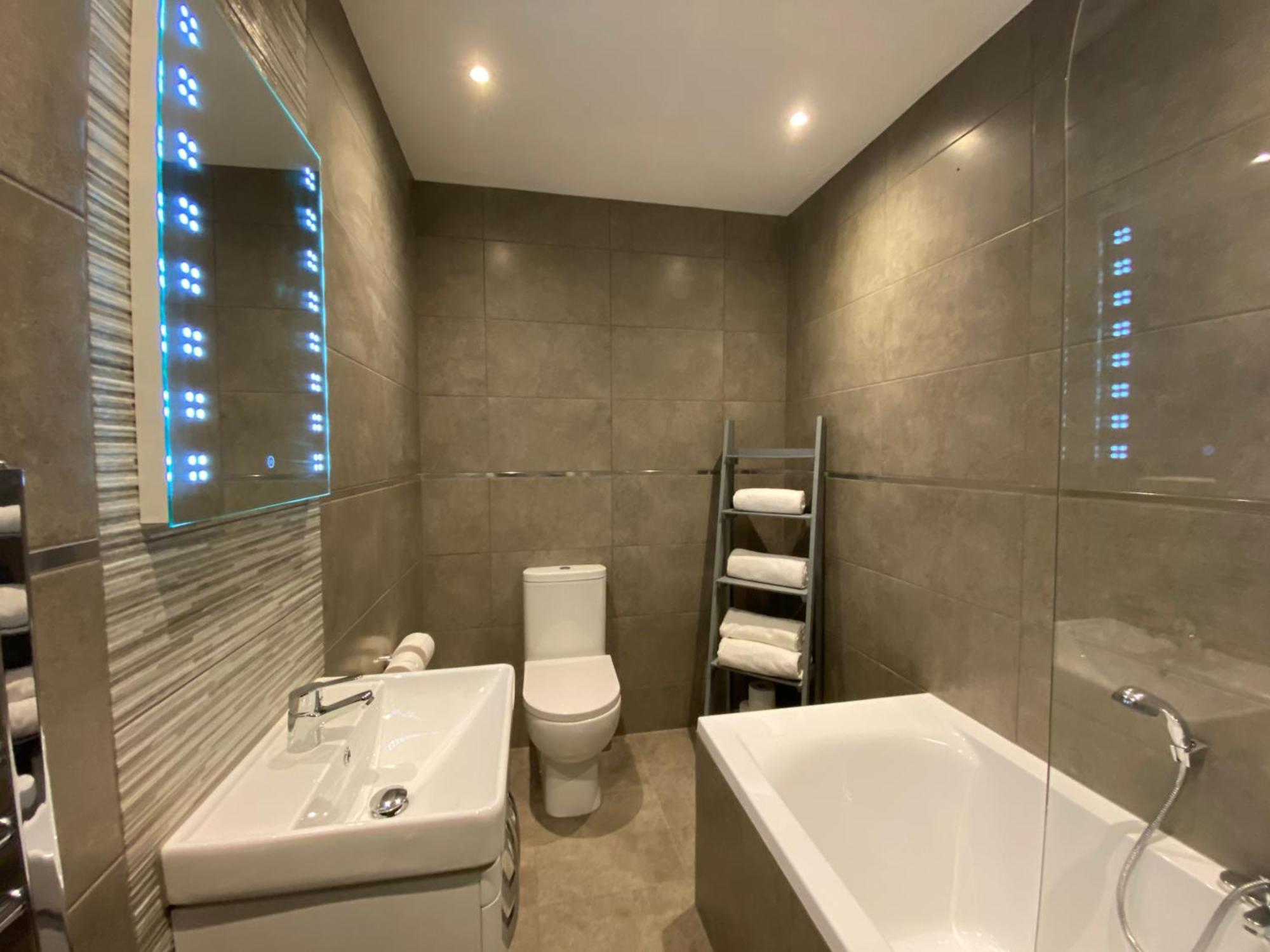 Eden Escapes Serviced Apartments Morecambe Extérieur photo