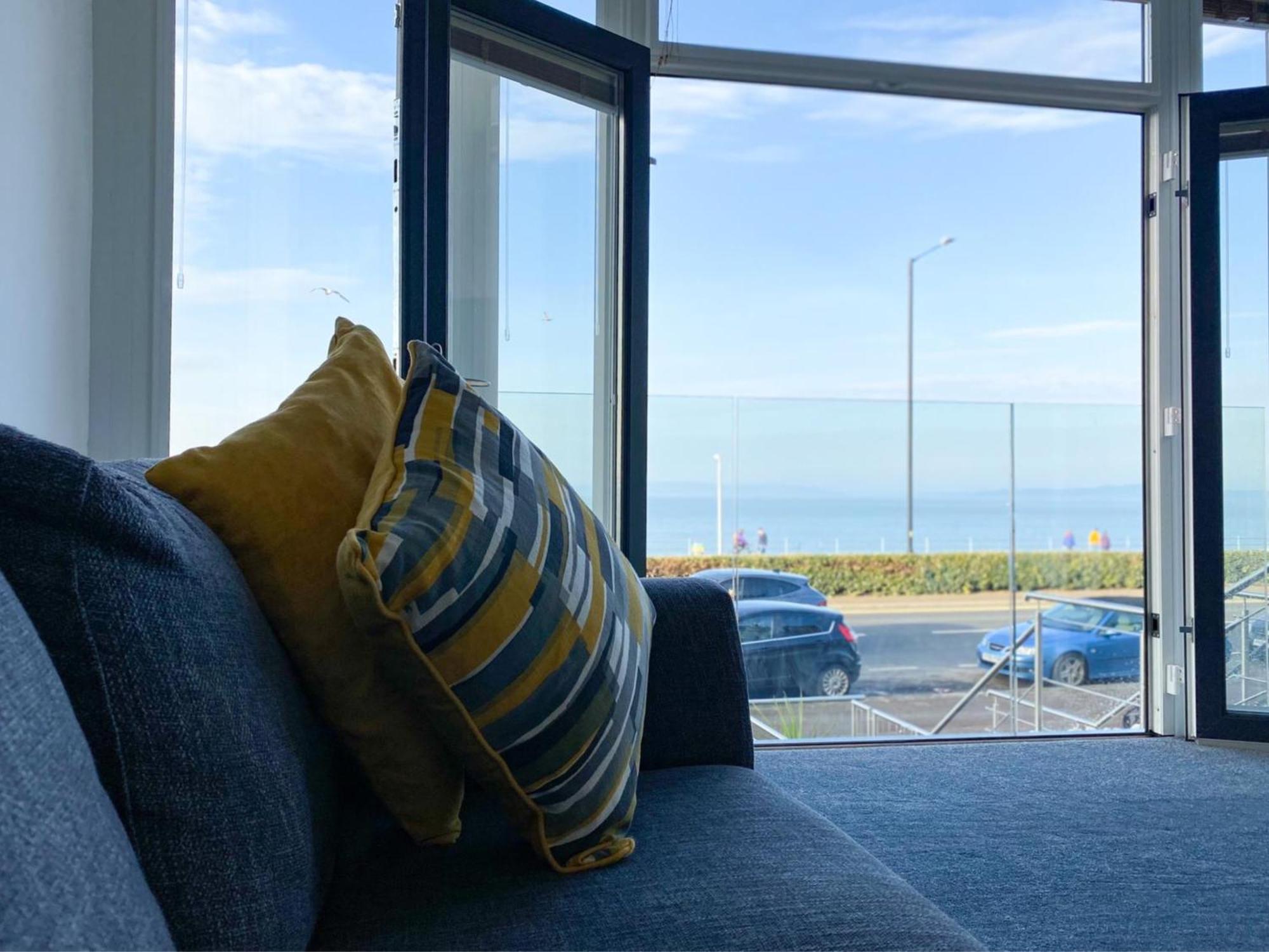 Eden Escapes Serviced Apartments Morecambe Extérieur photo